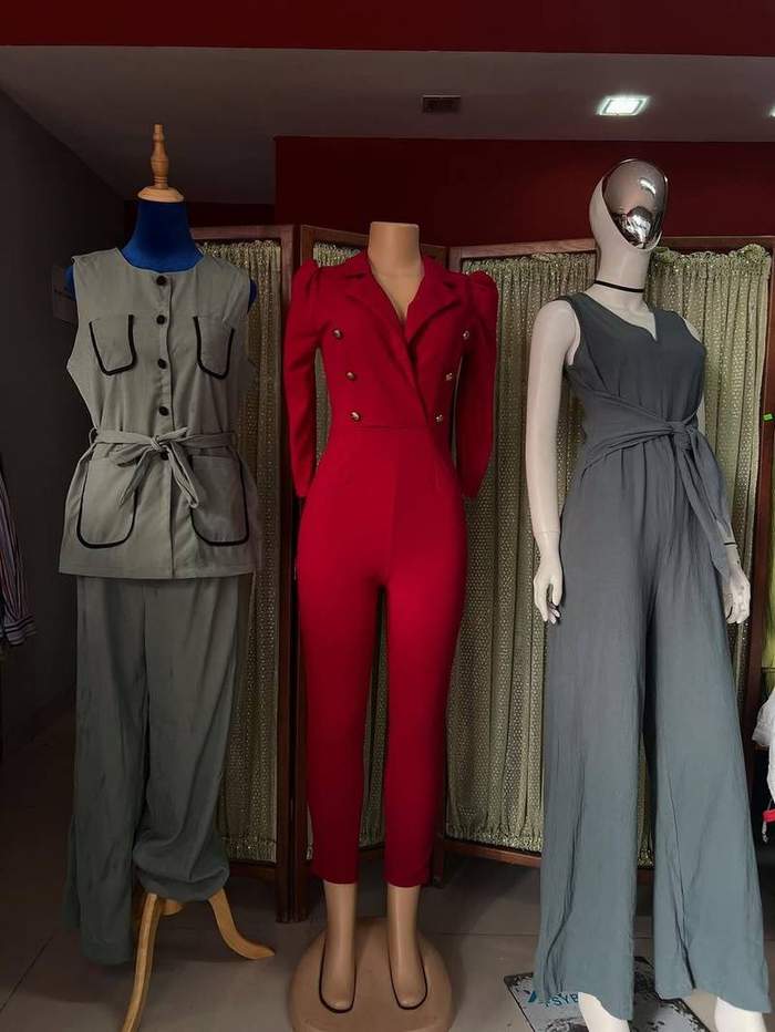 Ropa importada recién llegada a la tienda